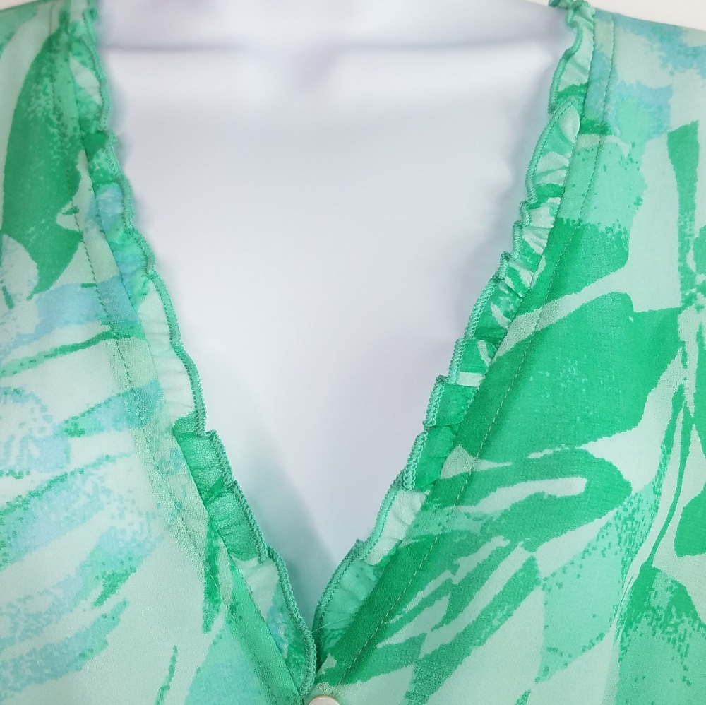 Olivaceous Medium Green Floral Print Blouse - Picture 10 of 13